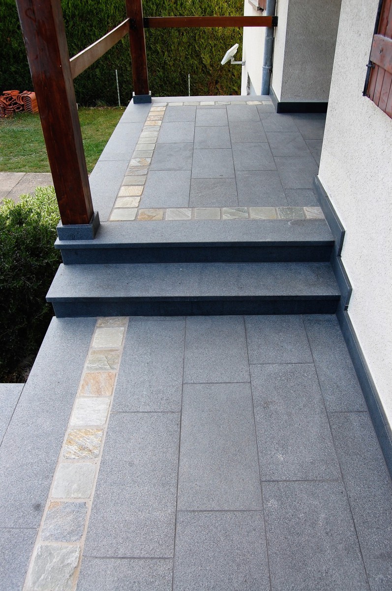 esc_ext_et_allee_granit_gris_et_quartzite__3_