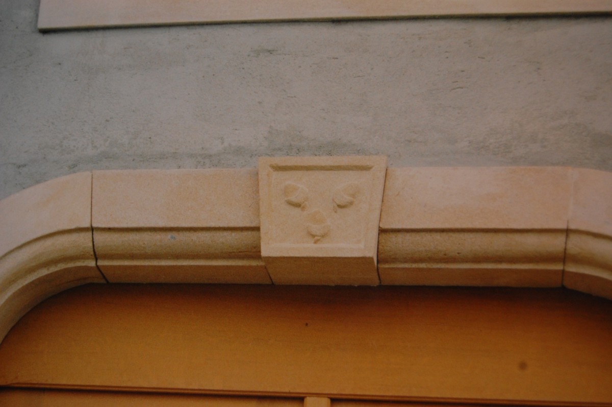 gravure_cle_gland_sur_porte